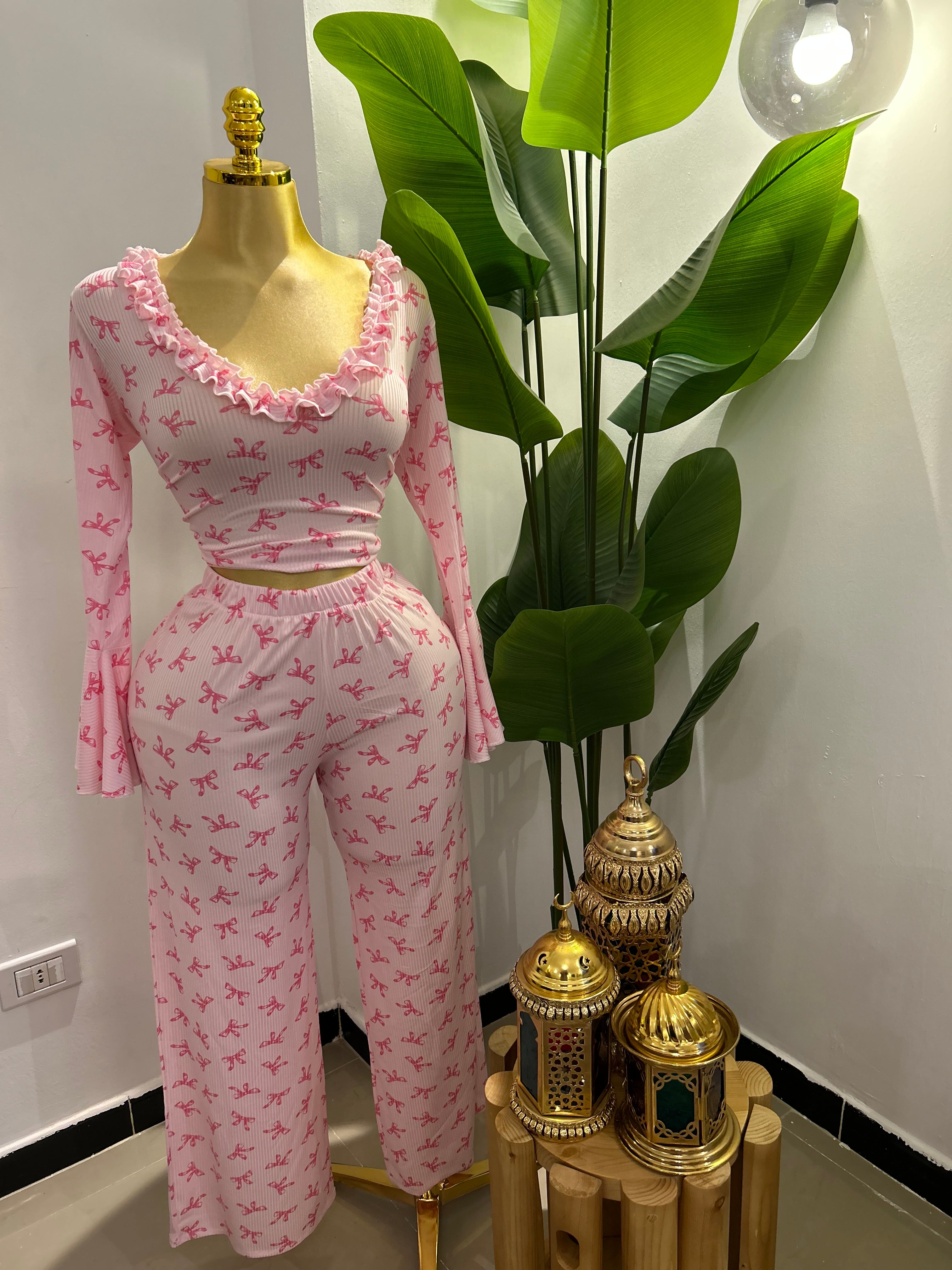 بيجامة بينك فيونكات