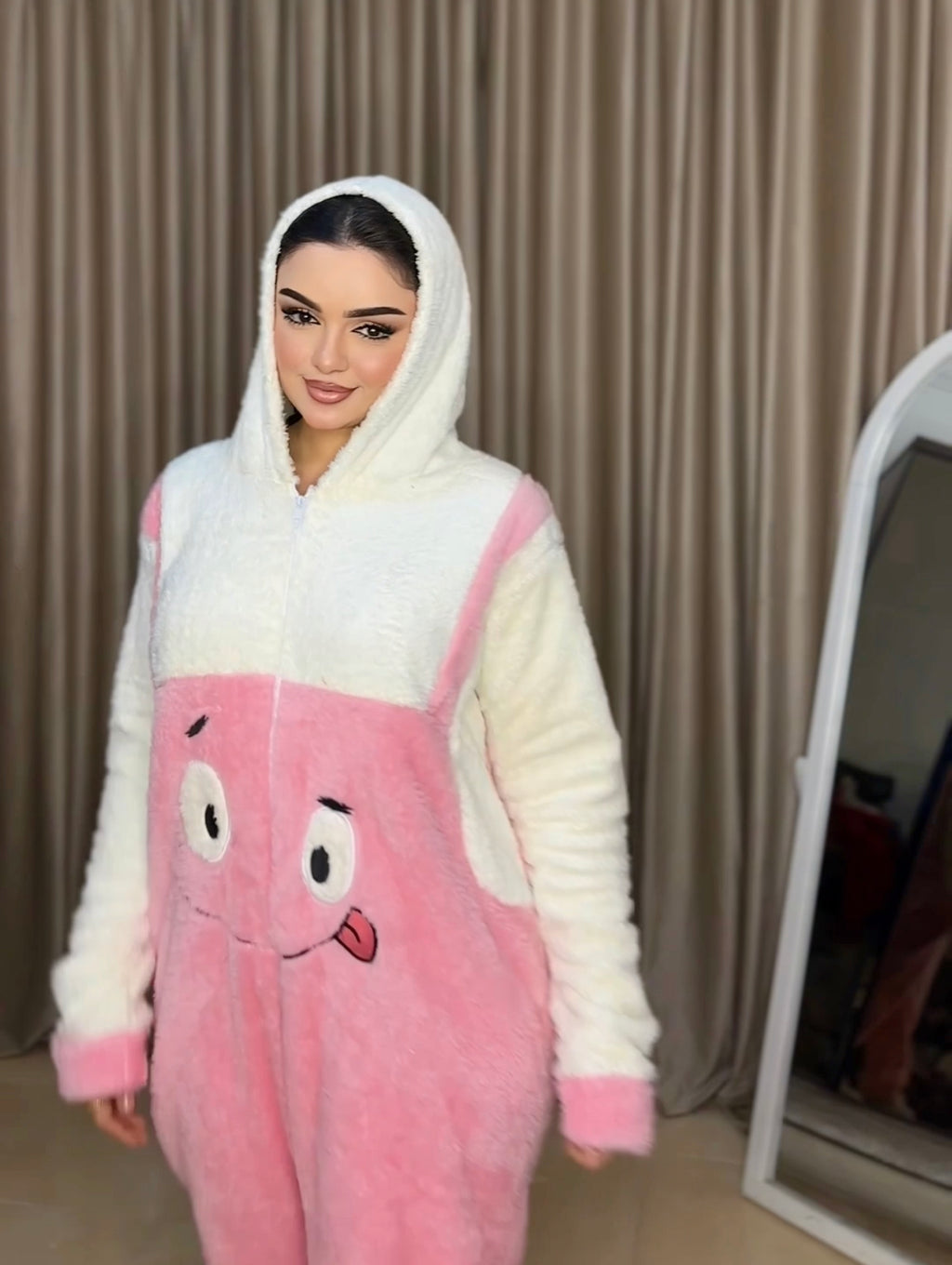 سلوبيت بينك عيون