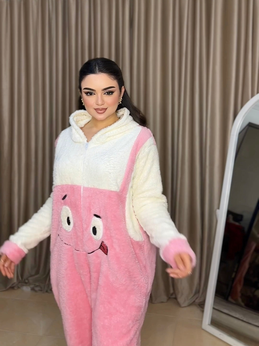 سلوبيت بينك عيون