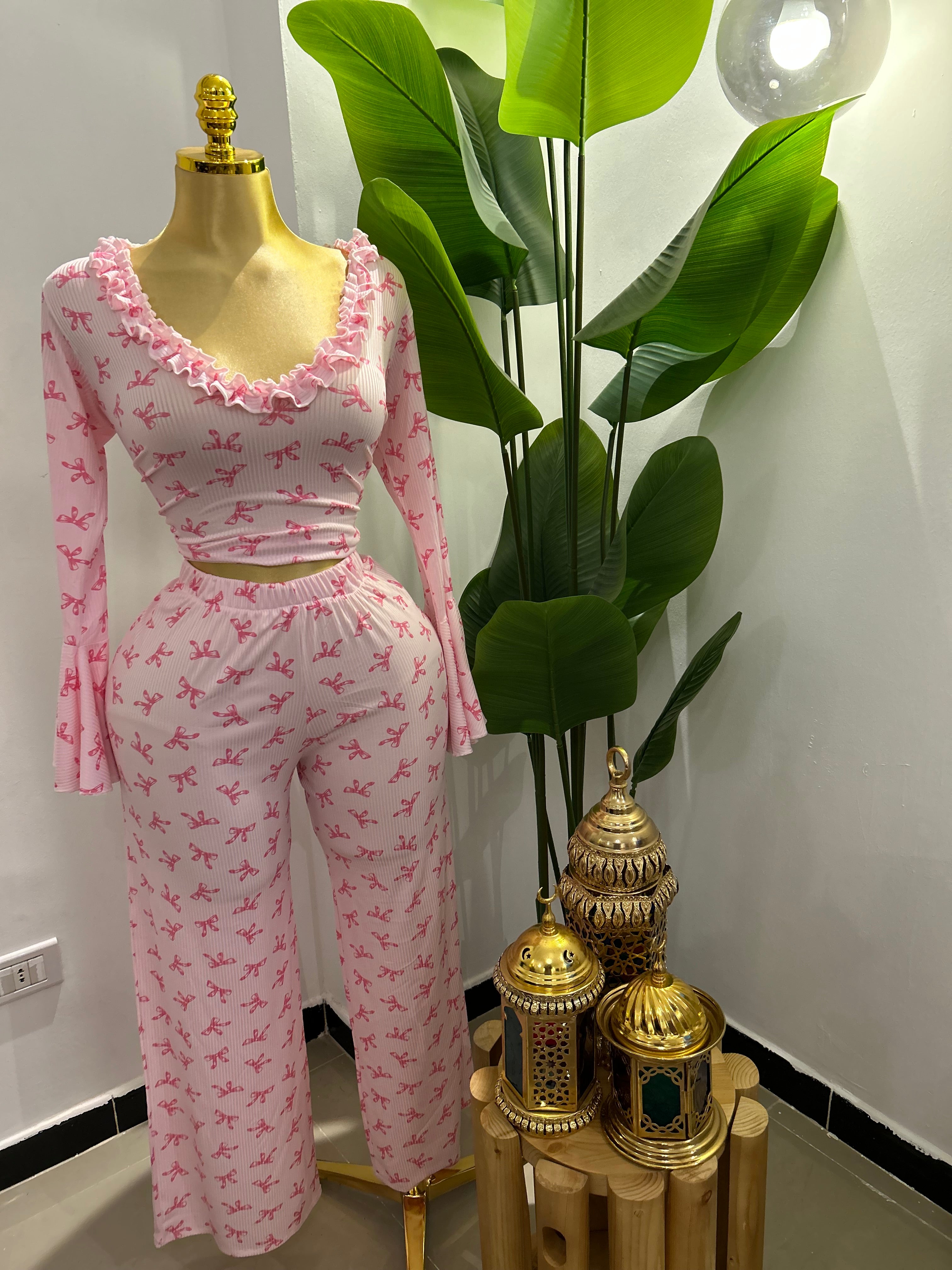 بيجامة بينك فيونكات