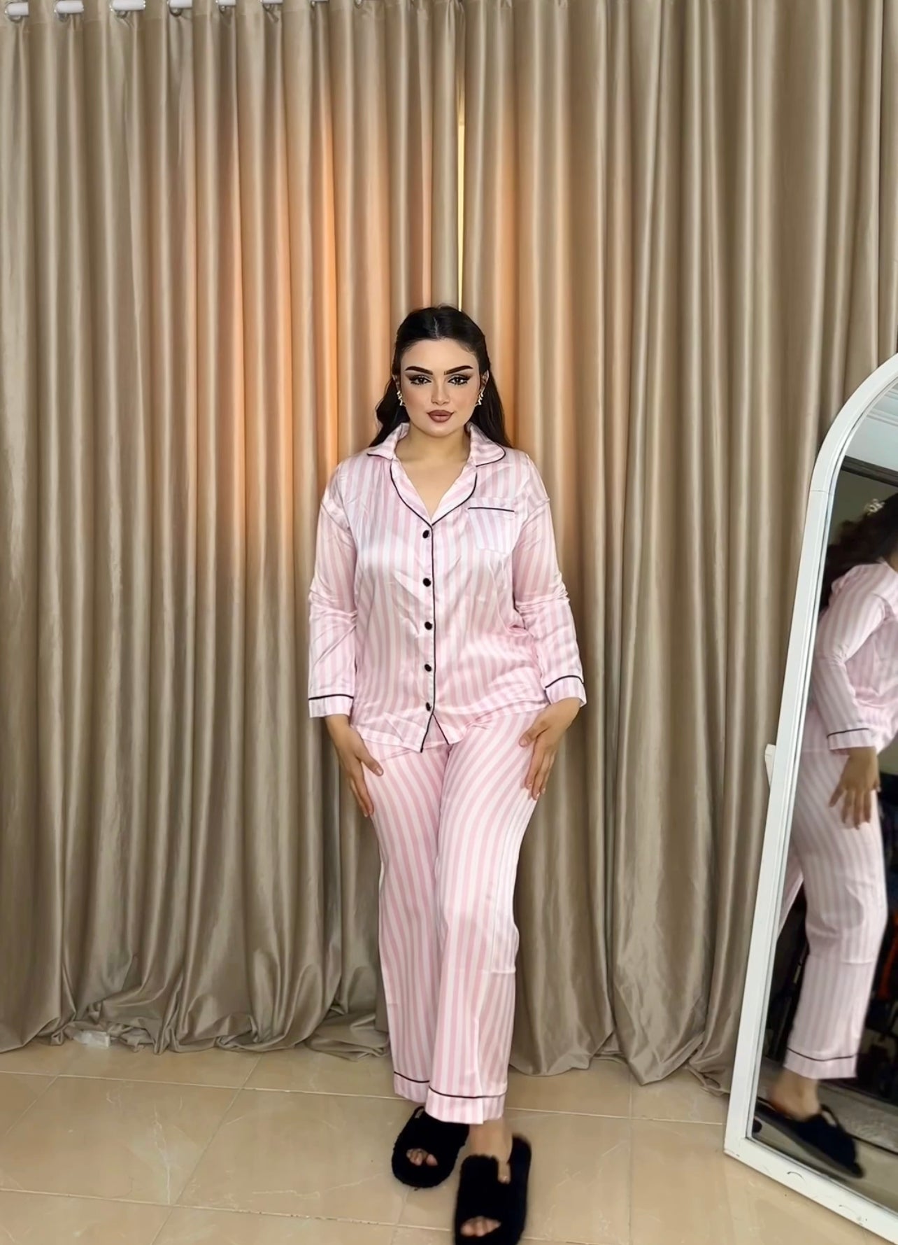 بيجامة ستان بينك