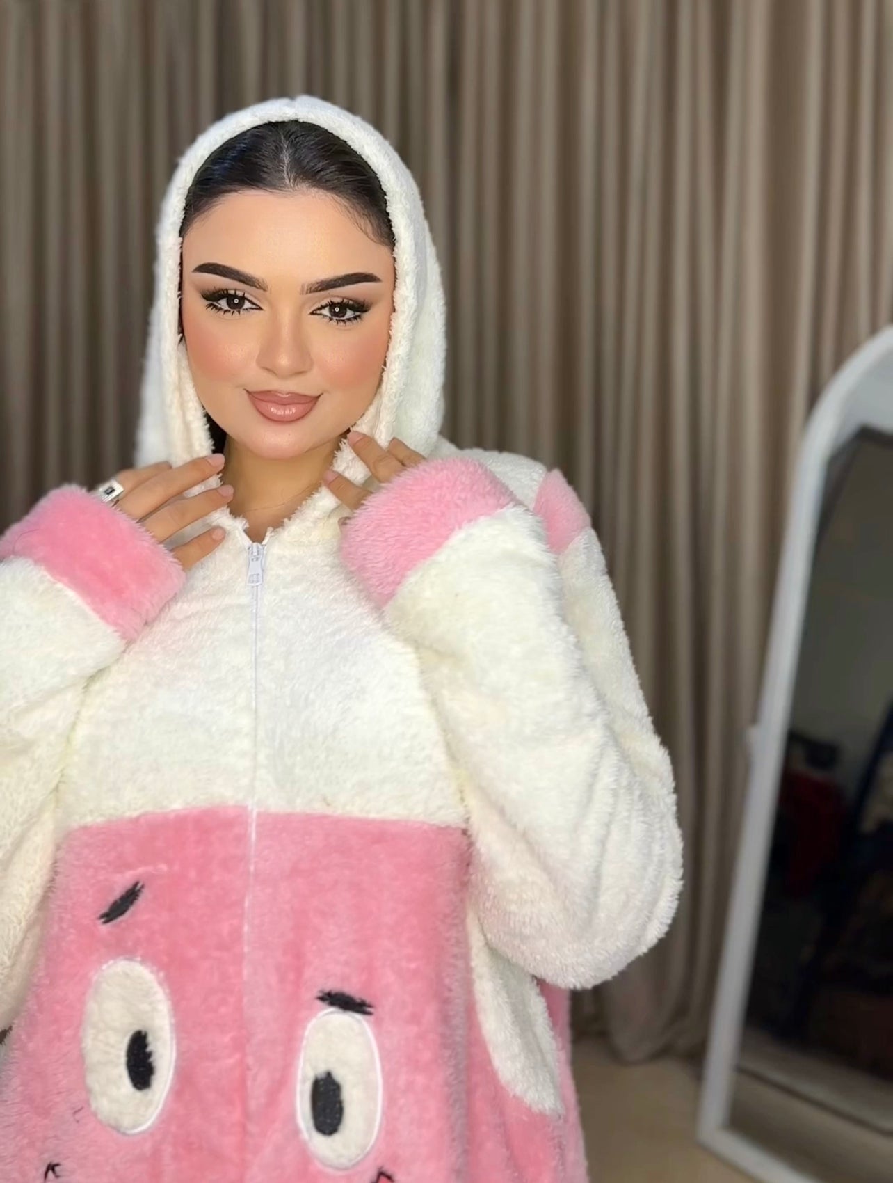 سلوبيت بينك عيون