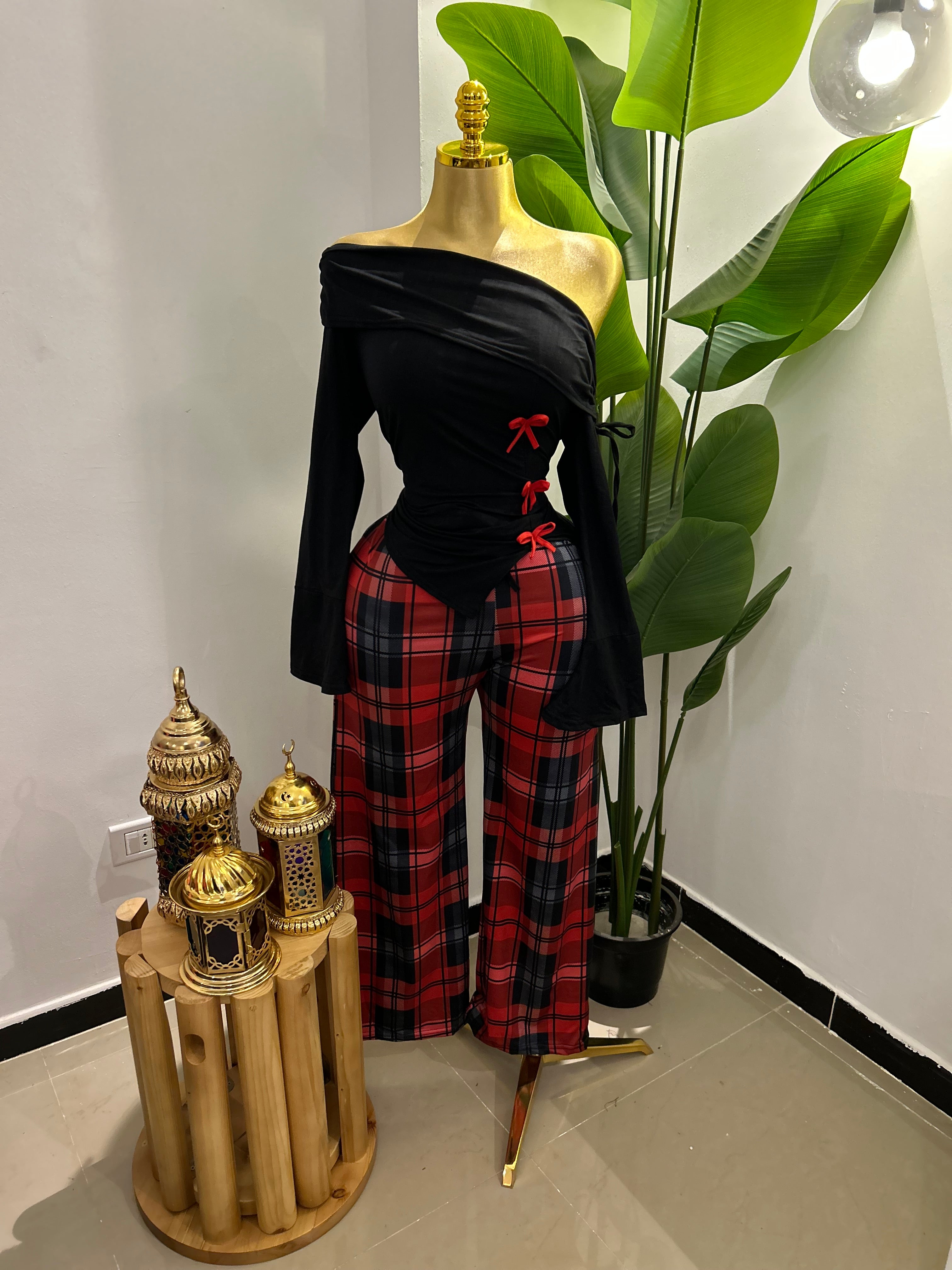 بيجامة اسود فيونكات