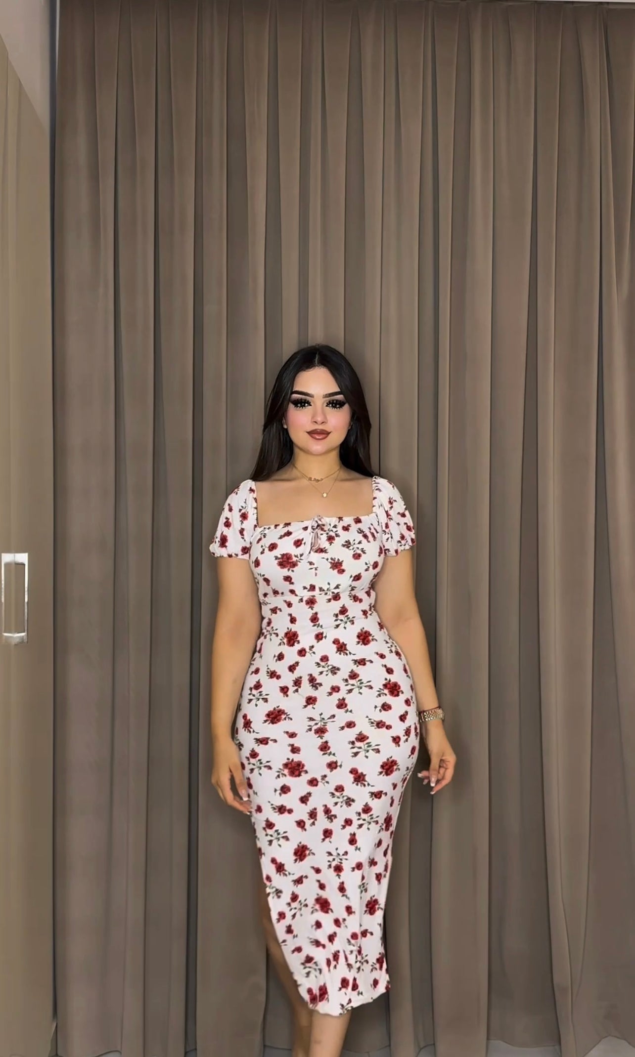 كاش مشجر ورد احمر