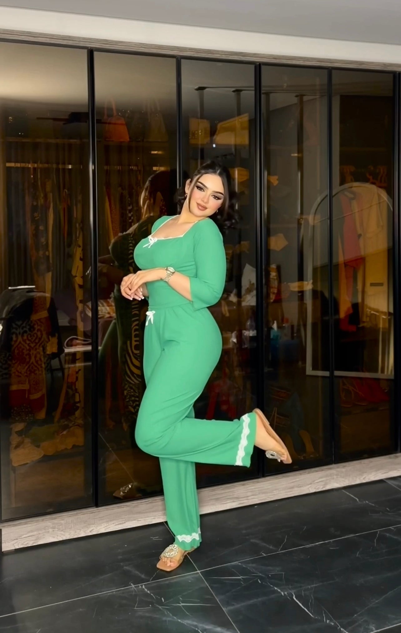 بيجامة خضرا دانتيل