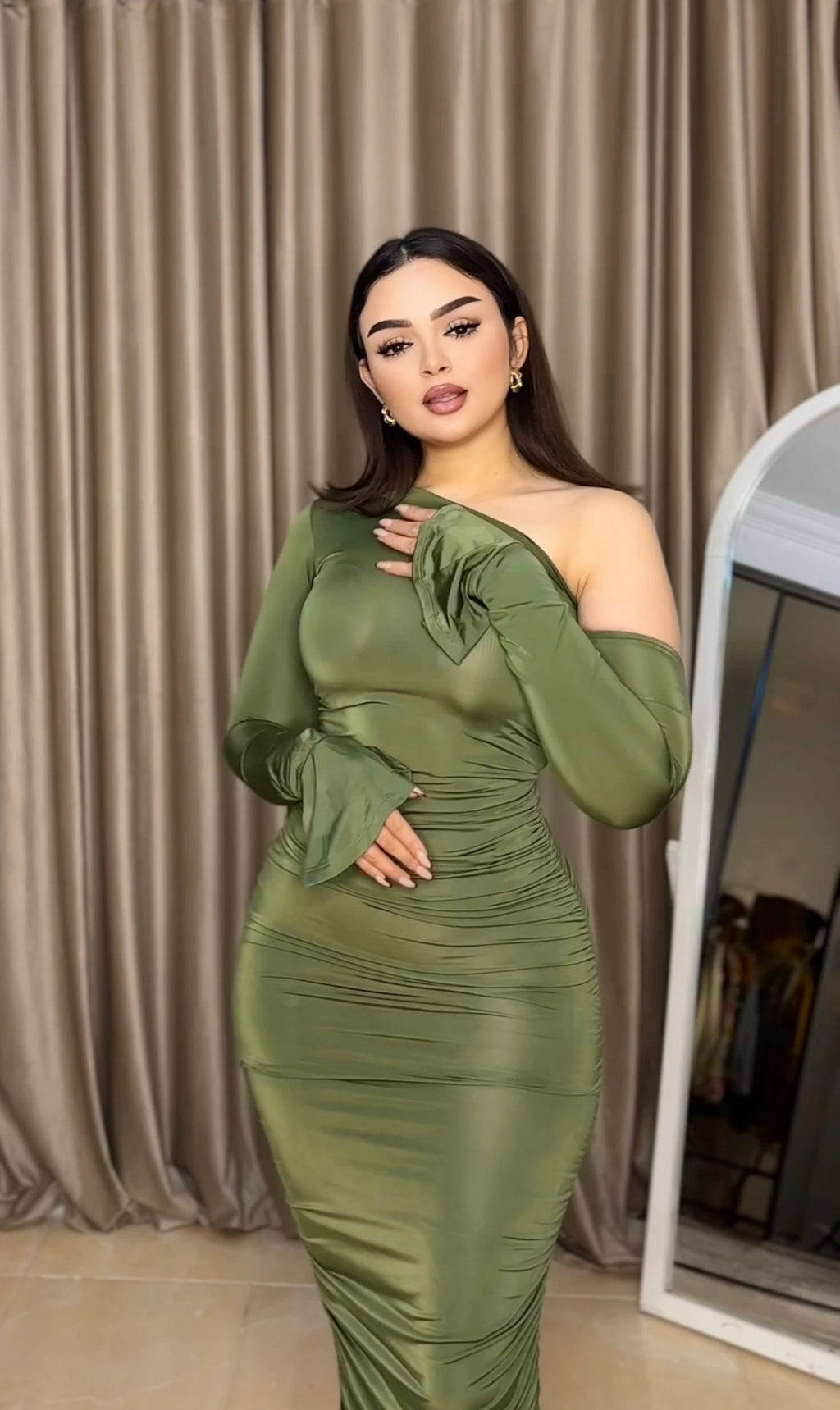 فستان زبدة كم وكم