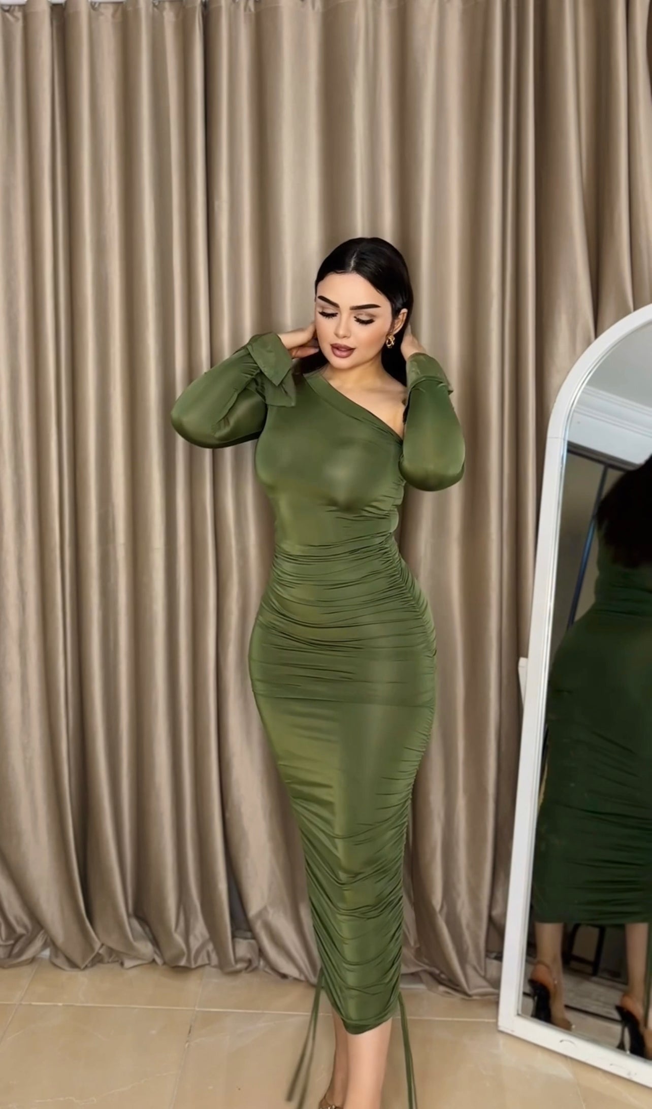 فستان زبدة كم وكم