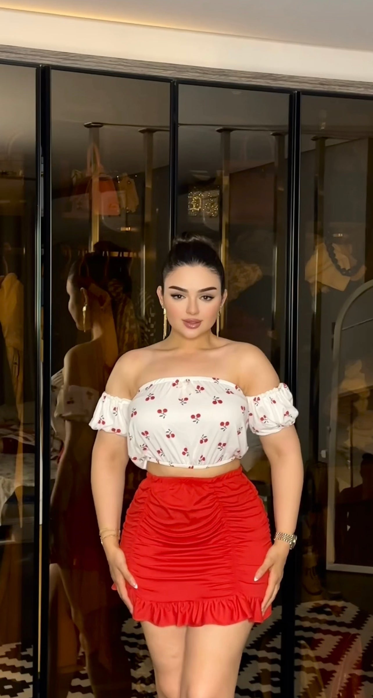 طقم جيبة كريزة ابيض