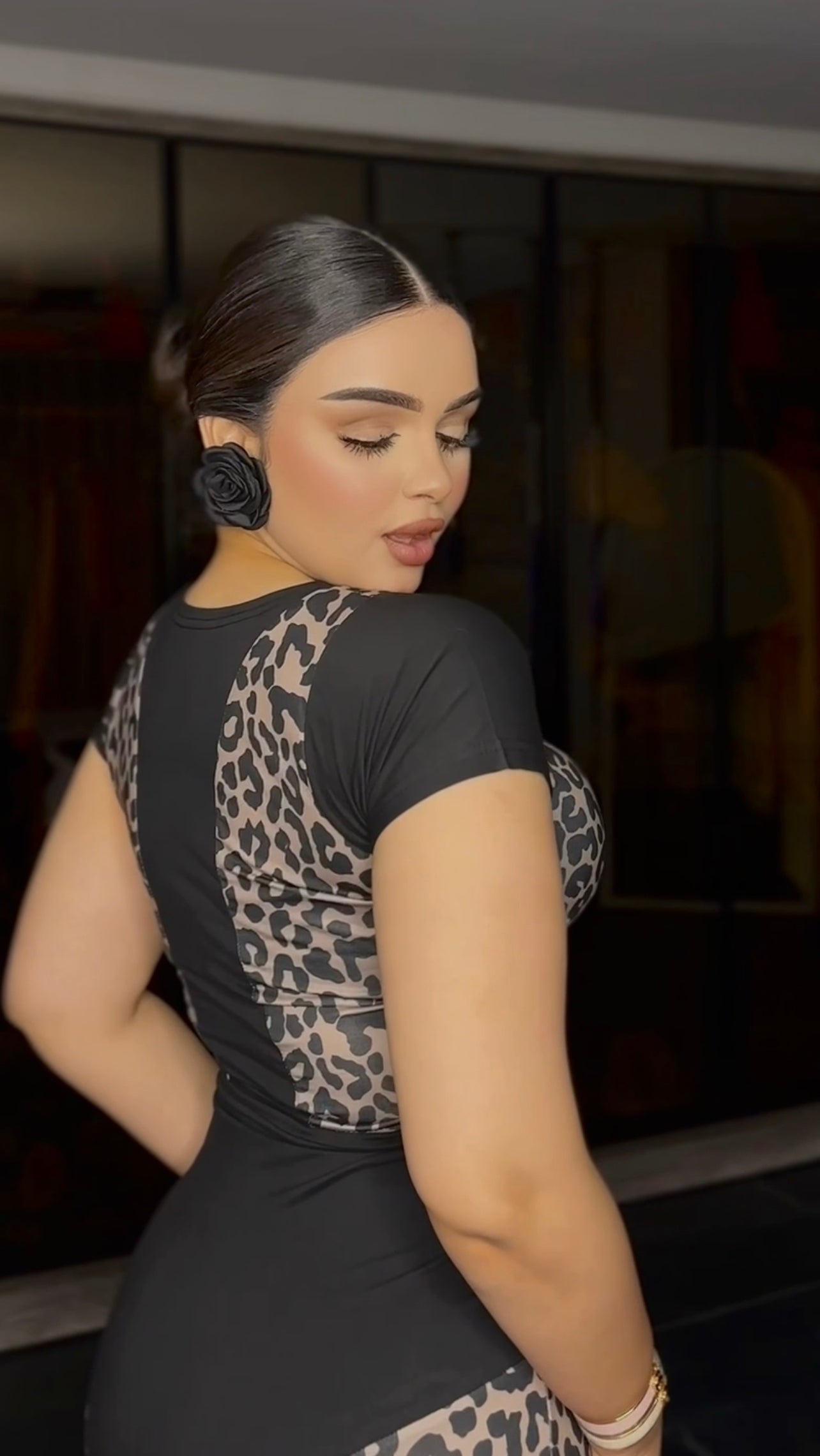 طقم التايجر اسود جيبة وتوب نص كم