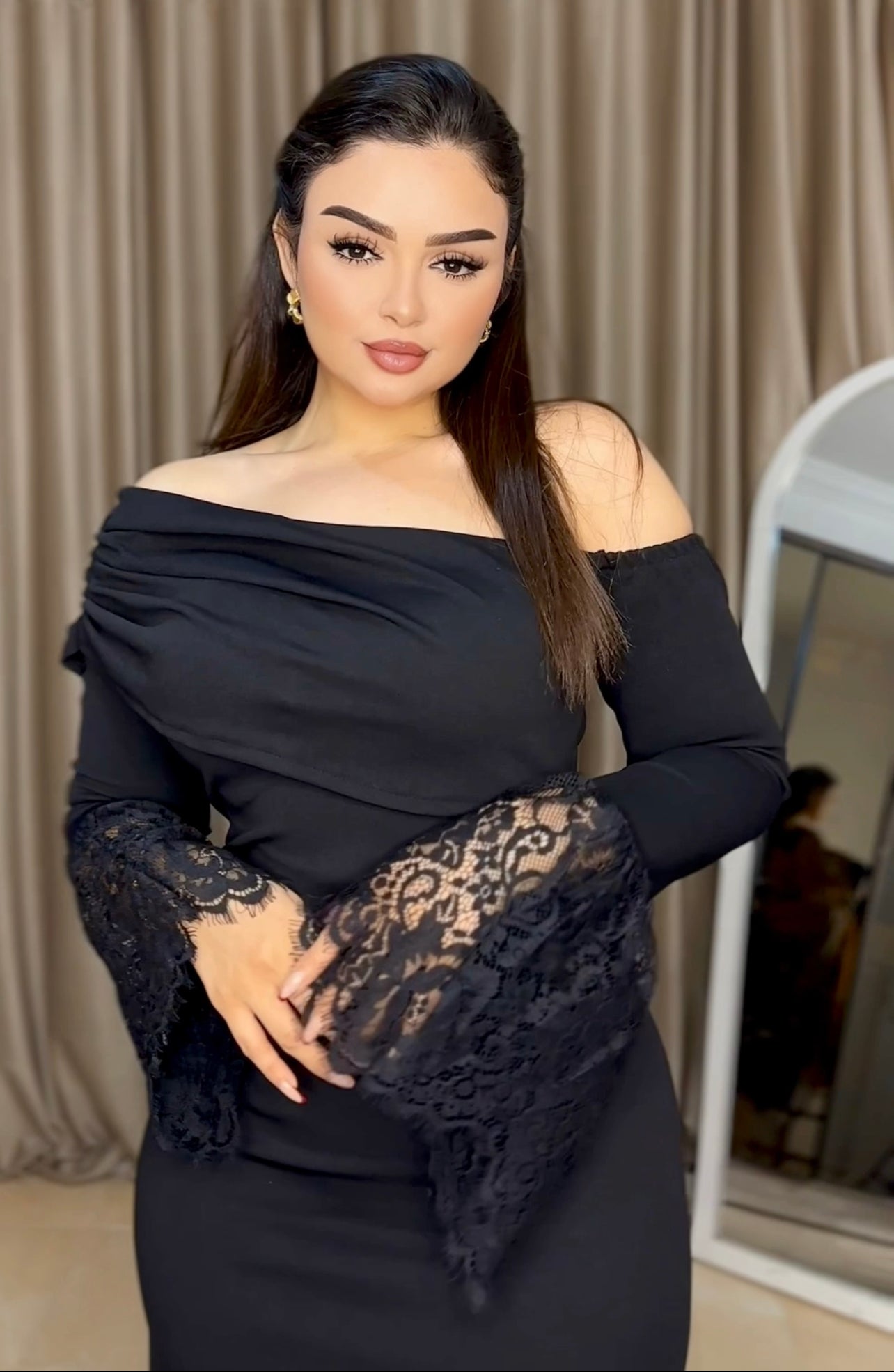 فستان دانتيل