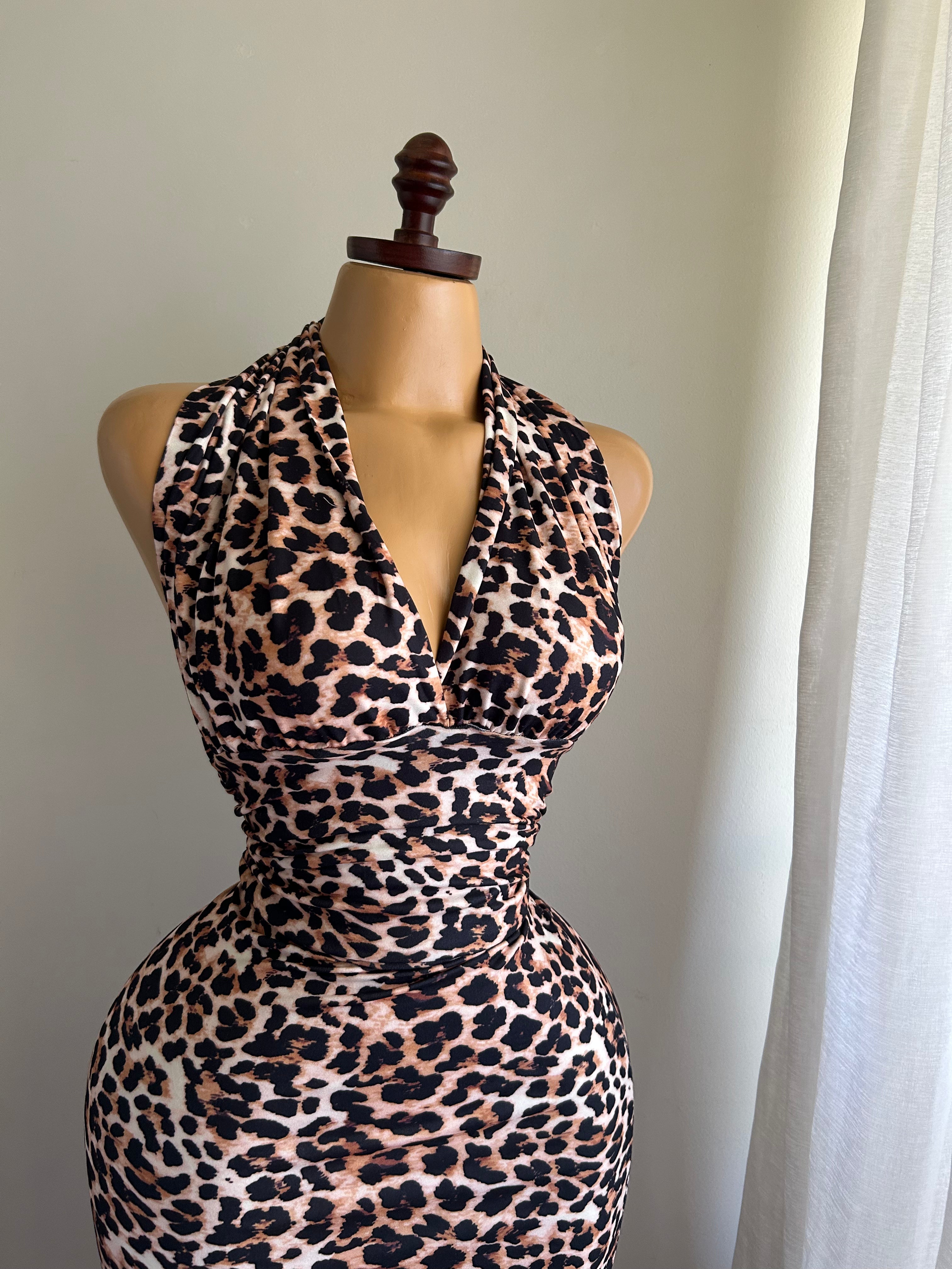 طقم تايجر رباط من الرقبة