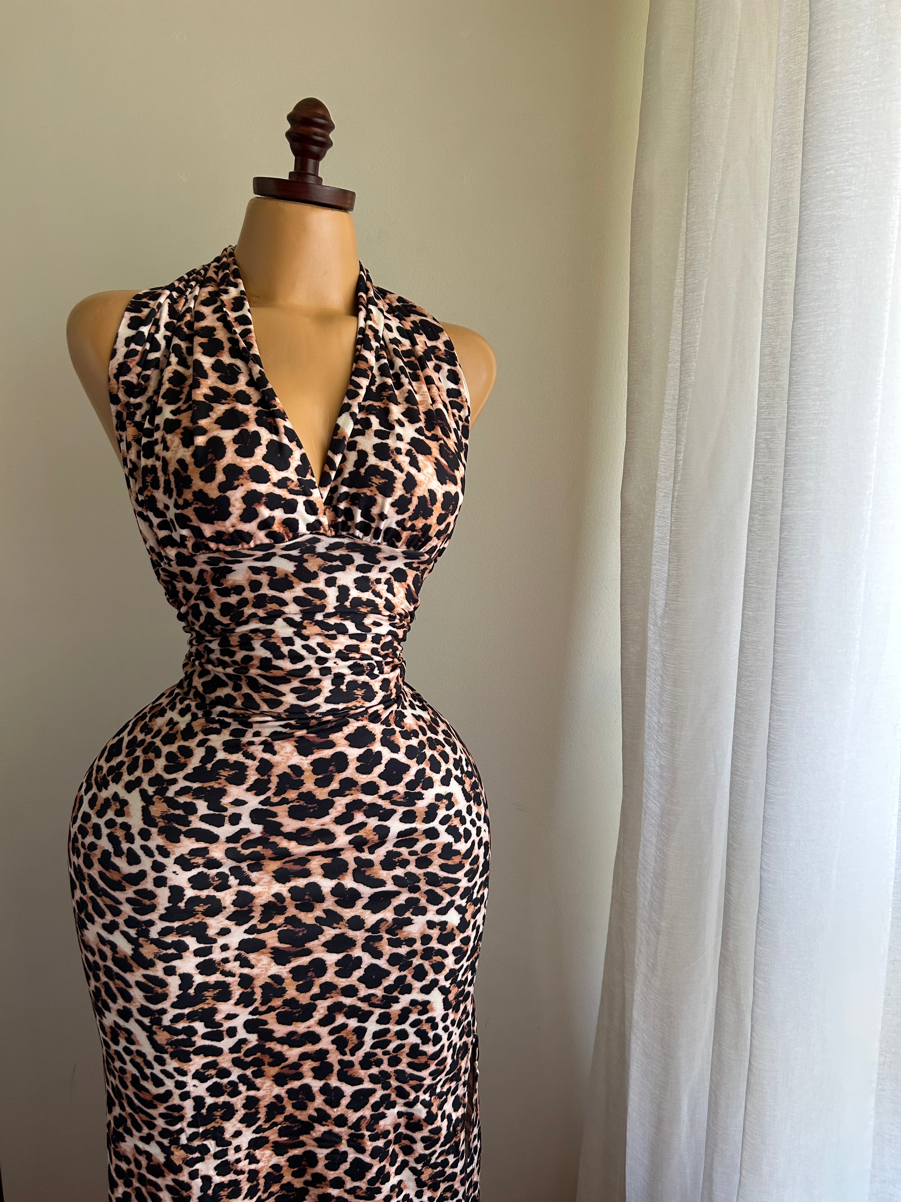 طقم تايجر رباط من الرقبة